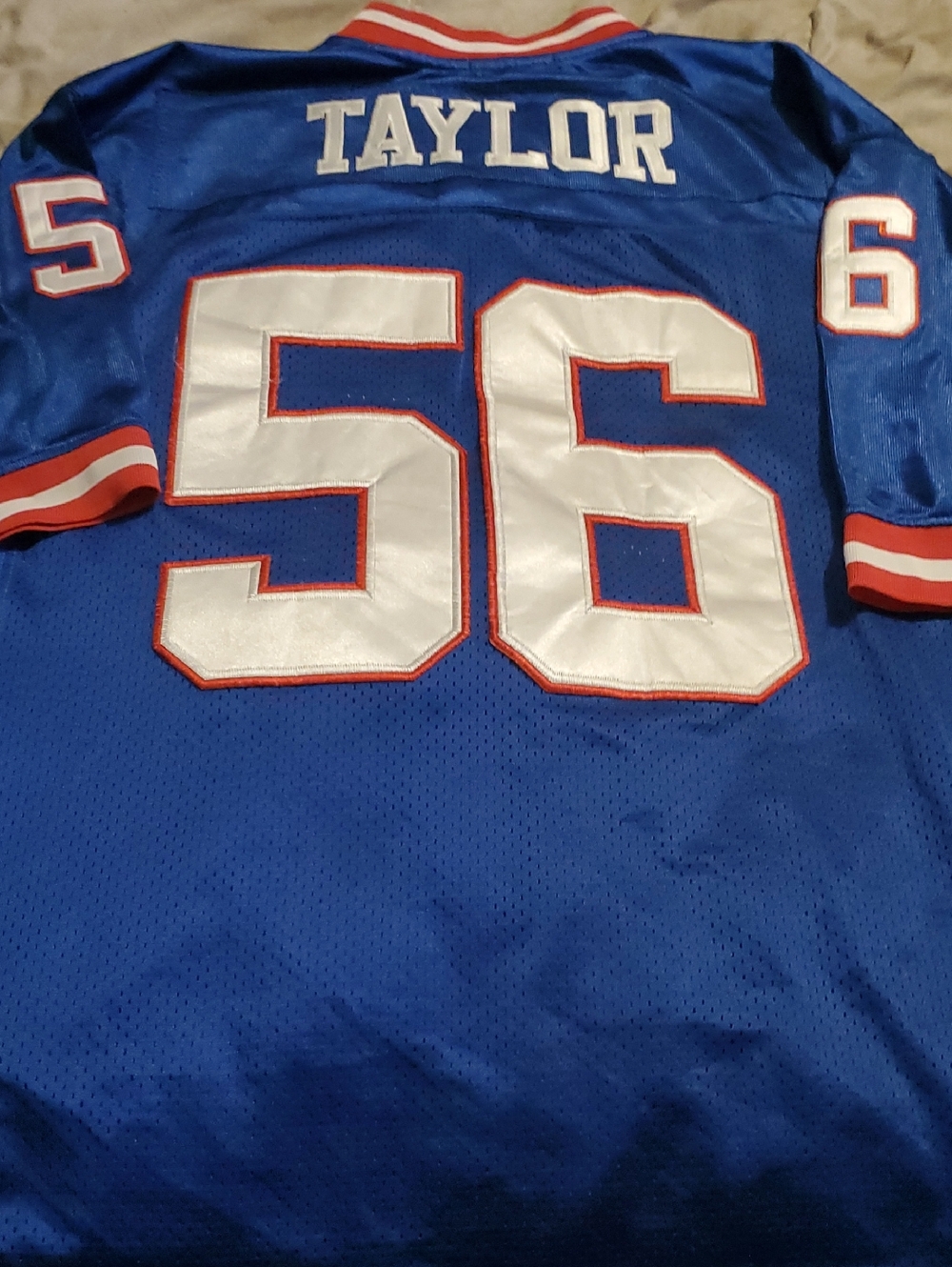 NFL Mitchell And Ness New York Giants Lawrence Taylor Jersey...🔥🏈